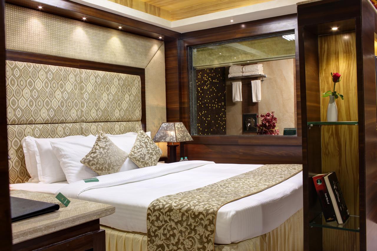 Golden Gate Hotel Indore Esterno foto