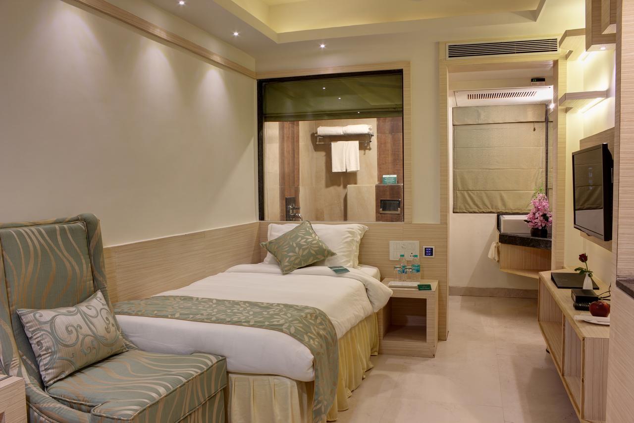 Golden Gate Hotel Indore Esterno foto