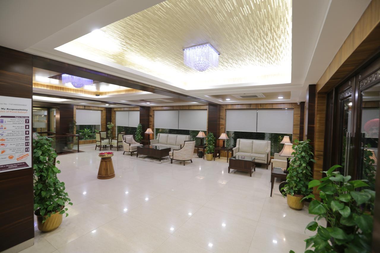 Golden Gate Hotel Indore Esterno foto