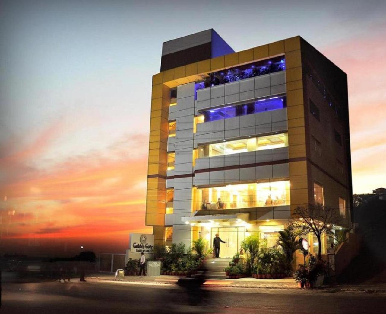Golden Gate Hotel Indore Esterno foto